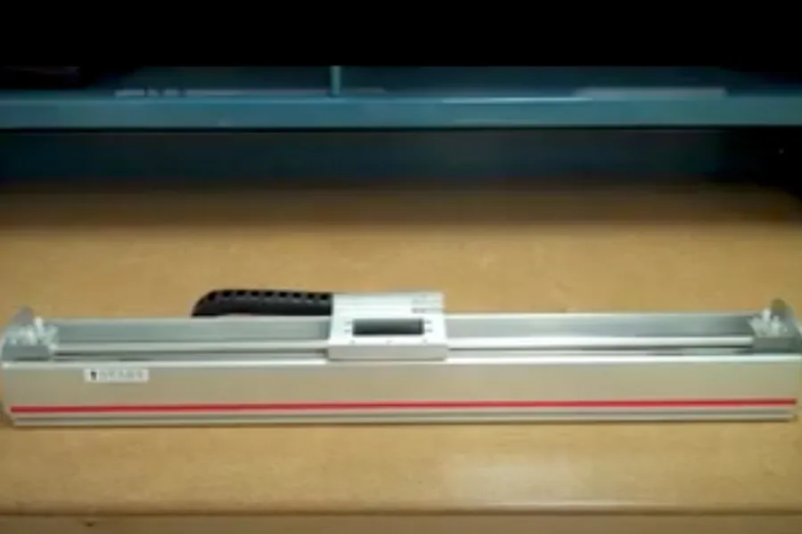 S160 Linear Servo Motor in a Custom Stage